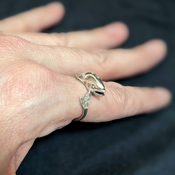 Sterling Silver Dolphin Fish Ring - Picture 1 of 11